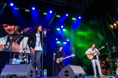 Kiel, Almanya - 22 Haziran 2019: Cassandra Steen & Band Kiel haftası boyunca Rathaus Sahnesi 'nde sahne alacak