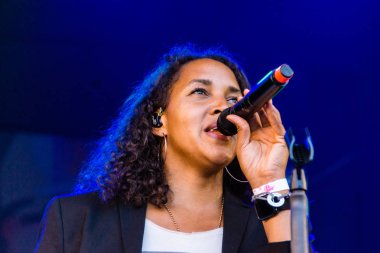 Kiel, Almanya - 22 Haziran 2019: Cassandra Steen & Band Kiel haftası boyunca Rathaus Sahnesi 'nde sahne alacak