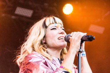 Kiel, Almanya - 25 Haziran 2019: Berlin 'den elektropop müzik grubu 