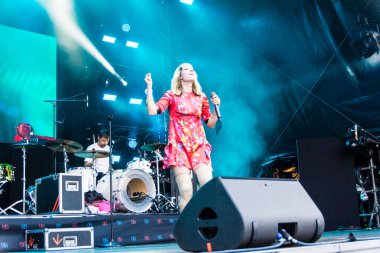 Kiel, Almanya - 25 Haziran 2019: Berlin 'den elektropop müzik grubu 