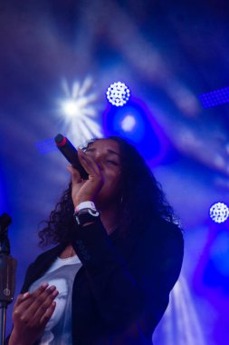 Kiel, Almanya - 22 Haziran 2019: Cassandra Steen & Band Kiel haftası boyunca Rathaus Sahnesi 'nde sahne alacak