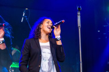 Kiel, Almanya - 22 Haziran 2019: Cassandra Steen & Band Kiel haftası boyunca Rathaus Sahnesi 'nde sahne alacak