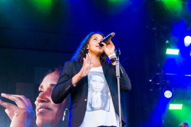 Kiel, Almanya - 22 Haziran 2019: Cassandra Steen & Band Kiel haftası boyunca Rathaus Sahnesi 'nde sahne alacak