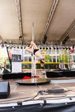 Kiel, Almanya - 25 Haziran 2019: The Pole-dance Kiel Academy şarkıcısı 125. 