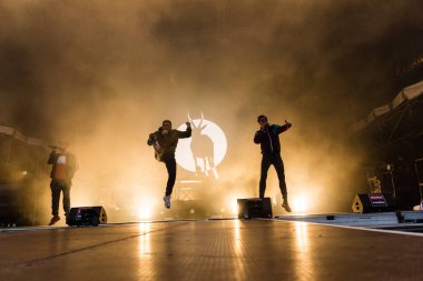 Kiel, Almanya - 26 Haziran 2019: Hip-hop-Band Antilopen Çetesi 125. Kiel haftası boyunca Rathaus Sahnesi 'nde sahne alacak