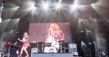 Kiel, Almanya - 25 Haziran 2019: Berlin 'den elektropop müzik grubu 