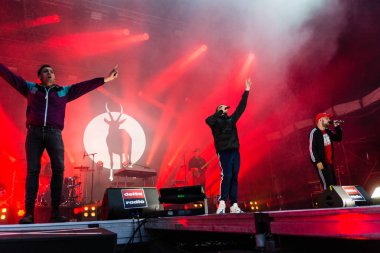Kiel, Almanya - 26 Haziran 2019: Hip-hop-Band Antilopen Çetesi 125. Kiel haftası boyunca Rathaus Sahnesi 'nde sahne alacak
