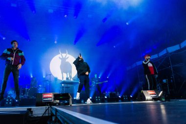 Kiel, Almanya - 26 Haziran 2019: Hip-hop-Band Antilopen Çetesi 125. Kiel haftası boyunca Rathaus Sahnesi 'nde sahne alacak