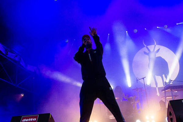 Озил, Германия - 26 июня 2019 года: хип-хоп-группа Antilopen выступит на сцене "Stage" в течение 125-й недели
