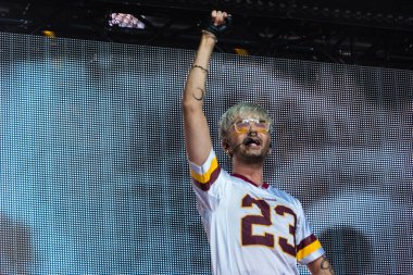 Kiel, Almanya - 28 Haziran 2019: The Band Tokio Hotel, Hrn Stage 'de sahne alıyor