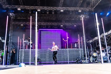 Kiel, Almanya - 28 Haziran 2019: The Band Tokio Hotel, Hrn Stage 'de sahne alıyor