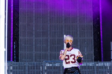 Kiel, Almanya - 28 Haziran 2019: The Band Tokio Hotel, Hrn Stage 'de sahne alıyor