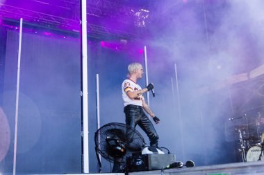 Kiel, Almanya - 28 Haziran 2019: The Band Tokio Hotel, Hrn Stage 'de sahne alıyor