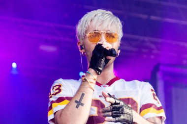 Kiel, Almanya - 28 Haziran 2019: The Band Tokio Hotel, Hrn Stage 'de sahne alıyor