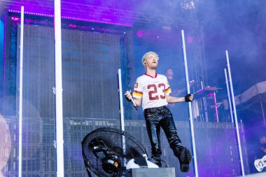 Kiel, Almanya - 28 Haziran 2019: The Band Tokio Hotel, Hrn Stage 'de sahne alıyor