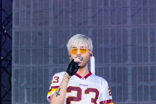 Kiel, Almanya - 28 Haziran 2019: The Band Tokio Hotel, Hrn Stage 'de sahne alıyor