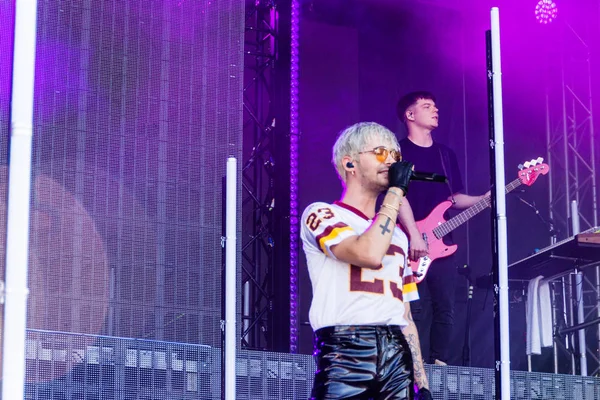 Kiel, Almanya - 28 Haziran 2019: The Band Tokio Hotel, Hrn Stage 'de sahne alıyor