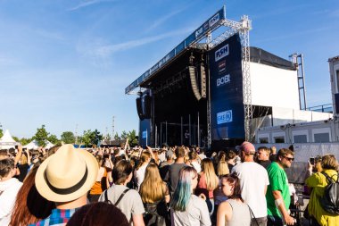 Kiel, Almanya - 28 Haziran 2019: The Band Tokio Hotel, Hrn Stage 'de sahne alıyor