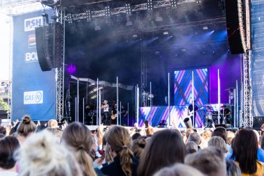 Kiel, Almanya - 28 Haziran 2019: The Band Tokio Hotel, Hrn Stage 'de sahne alıyor