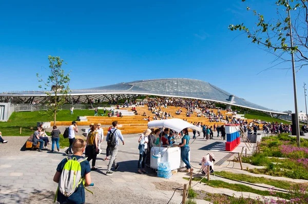 Moscú Rusia Mayo 2018 Zaryadye Park Anfiteatro Con Sala Conciertos —  Fotos de Stock
