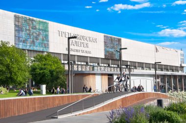 Moskova, Rusya-Mayıs 27, 2018: Yeni Tretyakov Galerisi Krymsky Val Krymskaya setin Moskova şehir merkezinde üzerinde üzerinde.