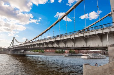 Moskova, Rusya-Mayıs 27,2018: Krymsky köprü ya da Moskova şehir merkezinde öğle, Rusya sırasında Kırım Köprüsü.