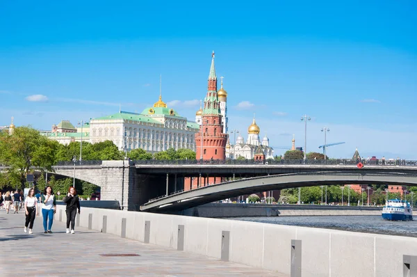 Moscou Rússia May27 2018 Moscovo Cidade Com Bolshoy Kamenny Bridge — Fotografia de Stock