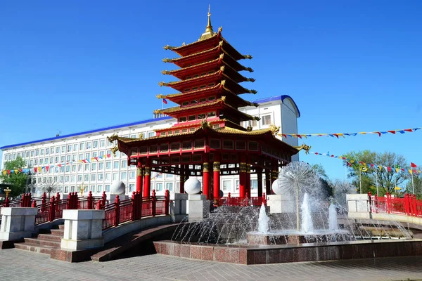 Pagoda Siete Días Con Una Fuente Plaza Central Kalmykia — Foto de Stock