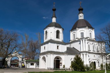 Yaşlı adamın Manastırı
