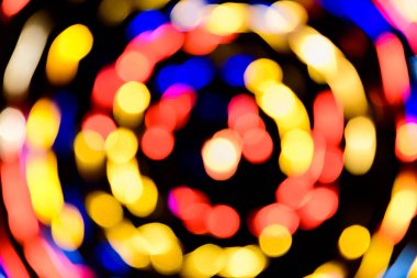 Festival arka plan fotoğraf gerçekçi bokeh ile Işıklar defocused. Uzaya parlayan Noel atmosferi.