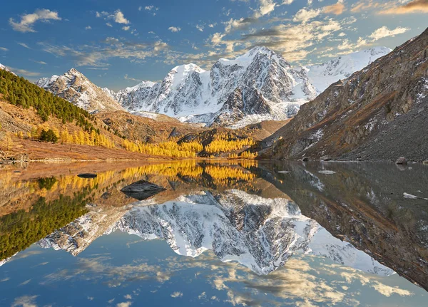 Laghetto Giallo Brillante Montagna Autunno Russia Siberia Montagne Altai Cresta — Foto Stock