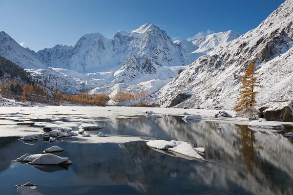 Snow Covered Winter Mountain Lake Russia Siberia Altai Mountains Chuya — Stock Photo, Image