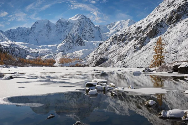 Snow Covered Winter Mountain Lake Russia Siberia Altai Mountains Chuya — Stock Photo, Image