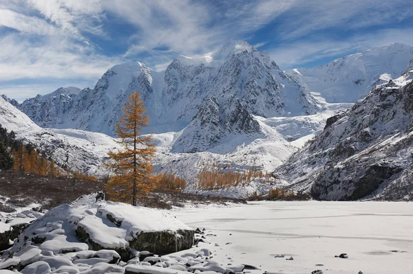 Алтайські гори — стокове фото