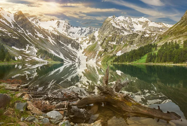 Lago Montagna Multinskoe Superiore Mattino Presto Montagne Una Giornata Sole — Foto Stock