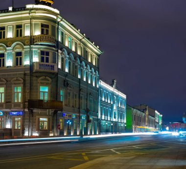Moskova şehri. Mokhovaya Caddesi 'nin görünümü. Şehrin gece manzarası. . Rusya. 2019