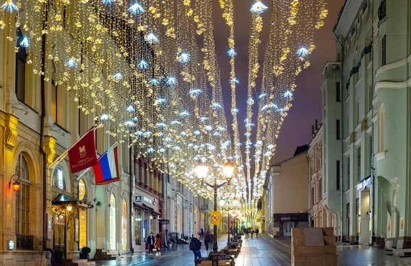 Moskova şehri. Kuznetsky Most Sokağı gece manzarası. Rusya. 2019