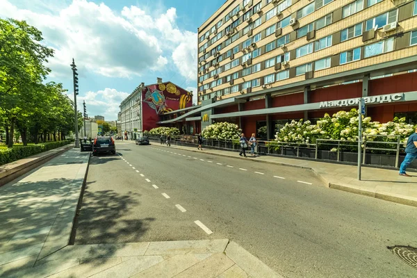 Ciudad la calle Moscú .Bolshaya Bronnaya — Foto de Stock