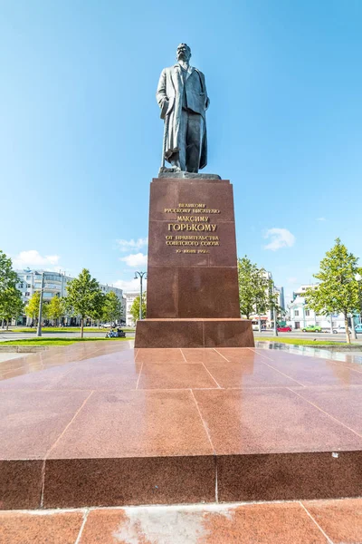 Памятник Максиму Горькому на Тверской площади — стоковое фото
