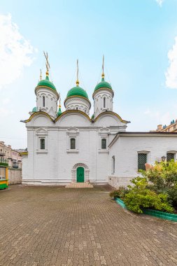 Moskova Şehri. Listedeki Kutsal Üçlü Kilisesi.