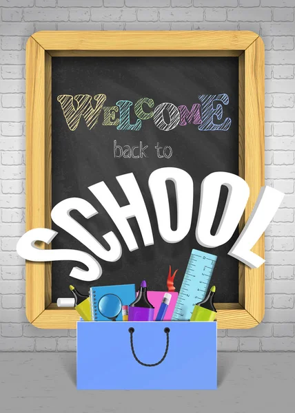 Vector Voltar para a escola banner quadro-negro com suprimentos e itens. Chalkboard no conceito de venda de escola de parede ou design de cartaz — Vetor de Stock