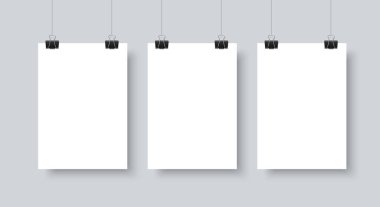 Kağıt atacıyla asılı beyaz kağıt modeli gerçekçi vektör