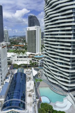 Broadbeach Avustralya - 13 Mart 2018: Cityscape Gold Coast. Broadbeach içinde şehir, Gold Coast, Queensland, Avustralya bir banliyösü olan. 2011 nüfus sayımı Broadbeach 4,614 nüfusu vardı..