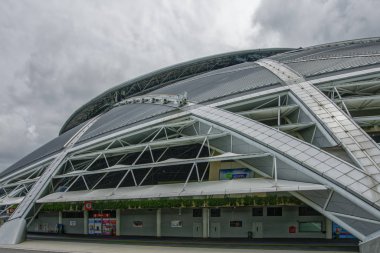 Singapur - 3 Temmuz 2018: Ulusal Stadyumu dış. Ulusal Stadyumu Kallang, Singapur'da bulunan çok amaçlı bir stadyumdur. Aynı sitede eski Ulusal Stadyum yerine 30 Haziran 2014 kapılarını açtı.