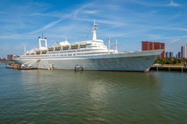 Ss Rotterdam eski okyanus gemisi ve yolcu gemisi, şimdi Rotterdam harbour demirledi ve otel gemisi olarak kullanıldı