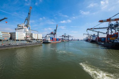 Waalhaven, konteyner terminal bağlantı noktası Rotterdam bir görünüm. Bağlantı noktası Rotterdam, Hollanda. 