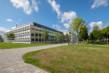 Uygulamalı Bilimler Delft Teknik Üniversitesi, Hollanda için binanın renkli kuşe windows.