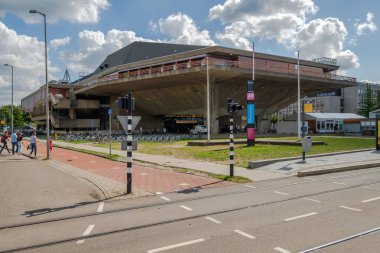 Delft Teknik Üniversitesi, Hollanda aula ve konferans merkezi için futuristik binada