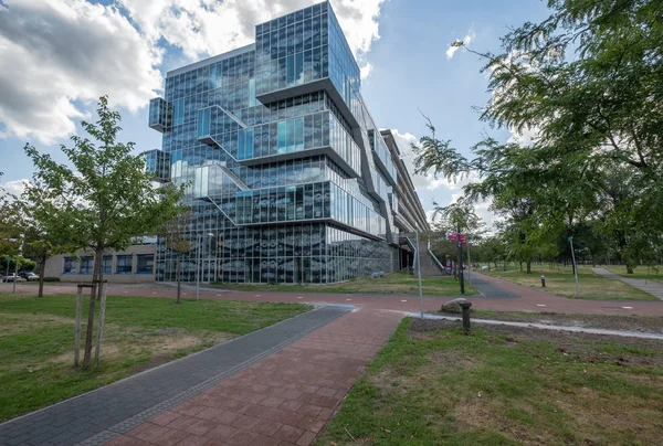 Das Futuristische Gebäude Für Bauingenieurwesen Und Geowissenschaften Der Technischen Universität — Stockfoto