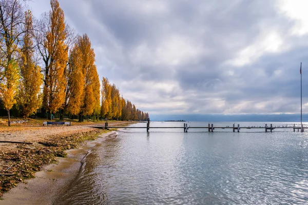 Uma Bela Vista Outonal Sobre Lago Genebra Partir Praia Preverenges — Fotografia de Stock